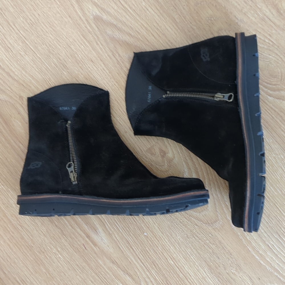 Loints of Holland St. Mortiz Black Suede Boots